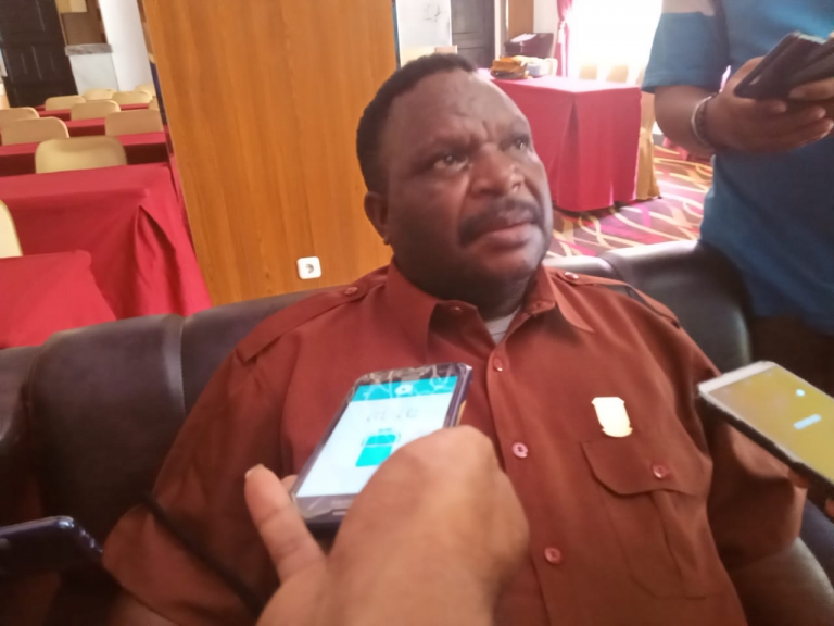 Ketua DPR Papua Barat Orgenes Wonggor, S.Ip (Foto/Warpur)