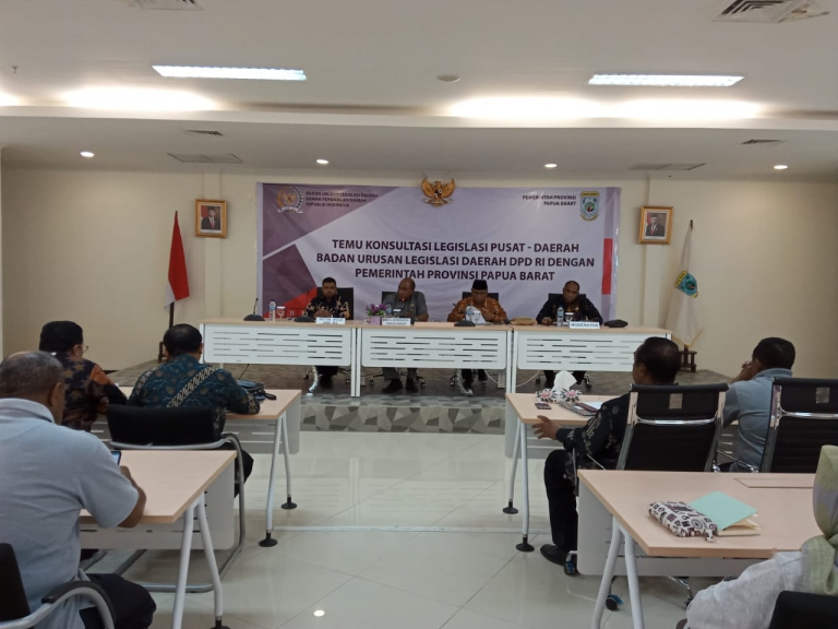 Rombongan BULD DPD RI saat melakukan pertemuan dengan pemprov Papua Barat, Jumat (14/2/2020). (Foto/Warpur)
