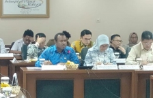 Komite II DPD RI saat melakukan Rapat Kerja Bersama Menteri LHK, Sity Nurbaya senin, (17/02). 