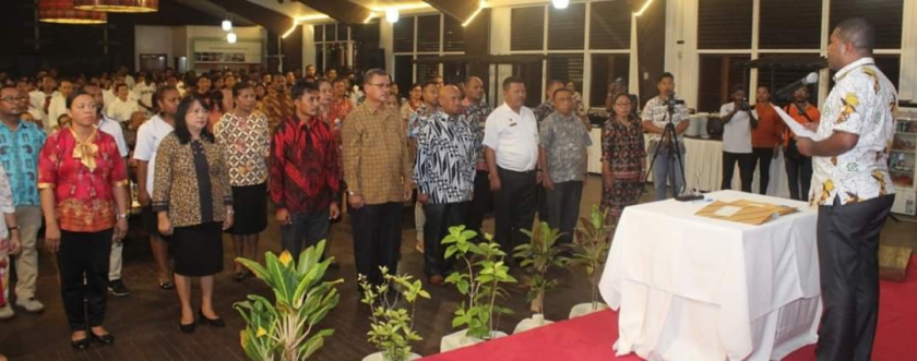 Pengukuhan Kontingen Pesta Paduan Suara Gerejawi (Pesparawi) XIII Kabupaten Biak Numfor oleh Bupati Herry Ario Naap, S.Si,M.Pd, di Asana Hotel, Rabu (4/3)