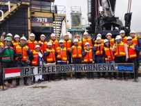 Pimpinan MPR RI bersama anggota DPR RI, DPD RI Dapil Papua dan Papua Barat bersama rekan lainnya saat berada di Tembagapura. (Foto: Rahmat)