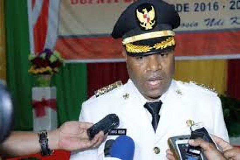 Bupati Waropen, Yermias Bisai. (Foto: Ist)