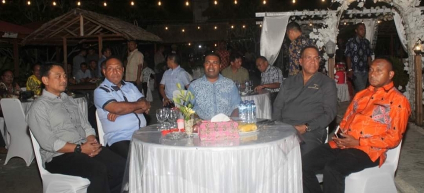 Bupati Biak Numfor bersama Tamu dalam Acara Ramah Tamah.