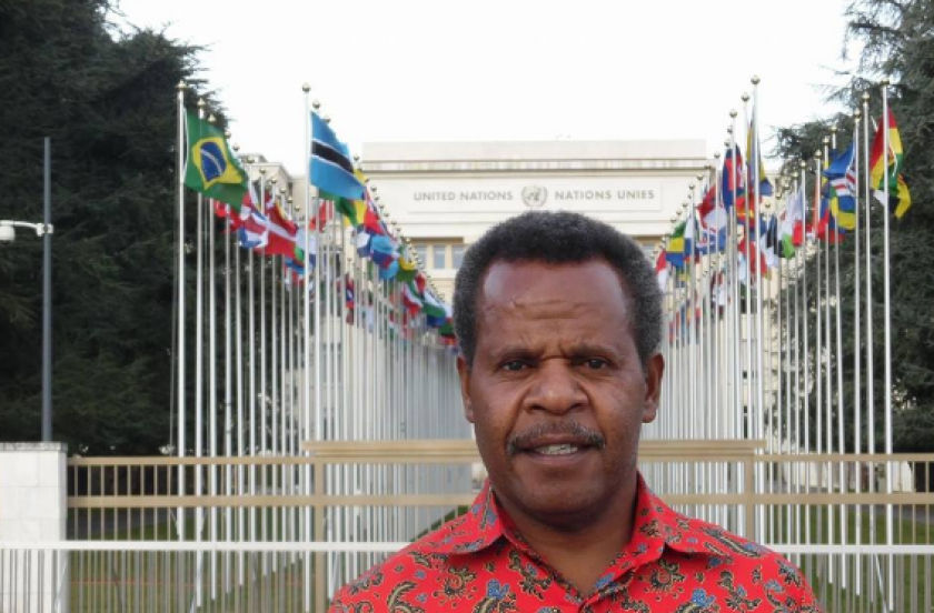Theo Hesegem, Direktur Eksekutif Yayasan Keadilan dan Keutuhan Manusia Papua (Foto: Ist)
