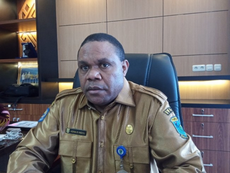 Kepala Biro Mental Spiritual dan Kesejahteraan Rakyat Papua Barat, Hermus Indou. (Foto: Ist)