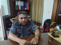 Ketua Majelis Rakyat Papua Provinsi Papua Barat, Maxsi Nelson Ahoren