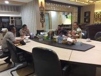 Kapolda Papua Barat Brigjen Pol Dr. Tornagogo Sihombing menerima kunjungan kerja senator Dr. Filep Wamafma