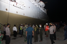 Polres Biak Numfor melakukan pengamanan saat Kapal KM. Ciremai kembali bersandar Rabu (15/4/2020)