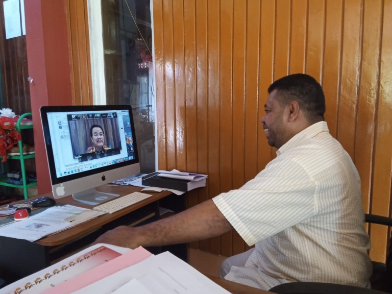 Dr. Filep Wamafma saat mengikuti rapat dengar pendapat bersama pimpinan DPD RI, Senin (20/4)