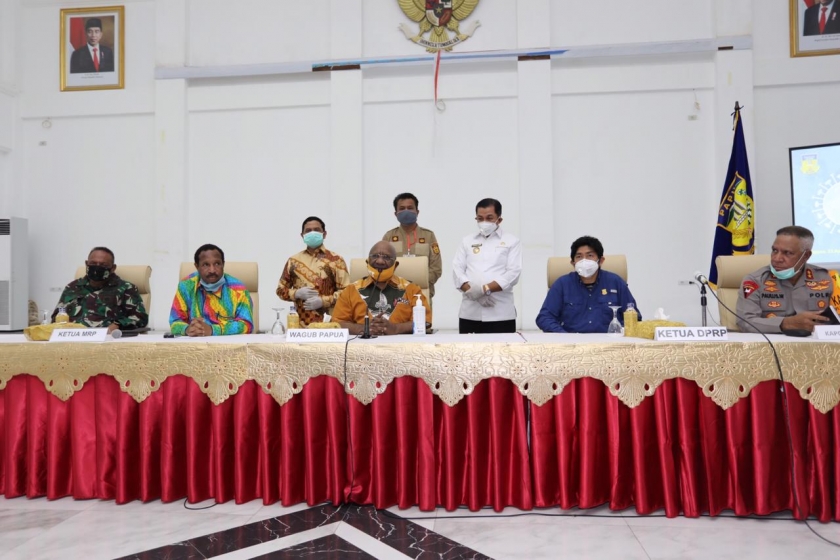  Rapat koordinasi Bersama Pemprov Papua di Gedung Negara Dok V Jayapura, Rabu 22 April 2020 
