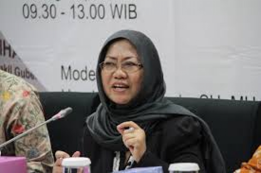 Prof. Dr. Siti Zuhro, M.A. adalah peneliti senior Pusat Penelitian Politik LIPI.