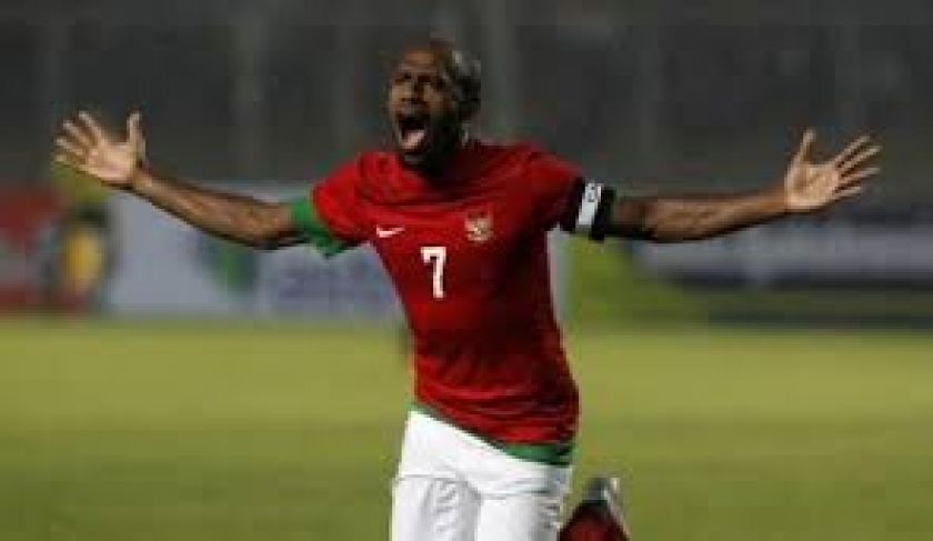 Boaz Theofilus Erwin Solossa atau lebih dikenal dengan nama Boaz Solossa adalah pemain sepak bola Indonesia asal Sorong.