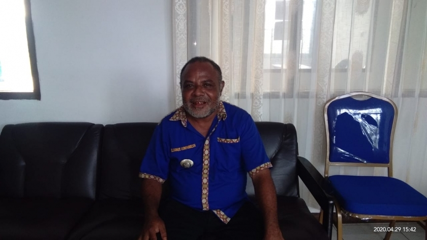 Elkanus Rumpaidus, Kepala Distrik Biak Timur