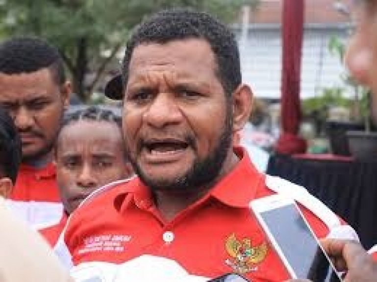 Ketua Umum Gerakan Nasional Rakyat Cinta NKRI, Hendrik Yance Udam