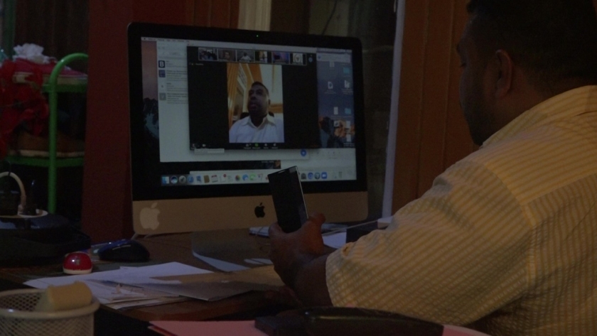 Anggota DPD Perwakilan Papua Barat, Dr. Filep Wamafma  saat menyampaikan pendapat terkait Draf RUU Pilkada saat dilangsungkan Rapat Pleno secara virtual (6/5).