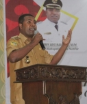 Bupati Biak, Herry Ario Naap, S.Si., M.Pd