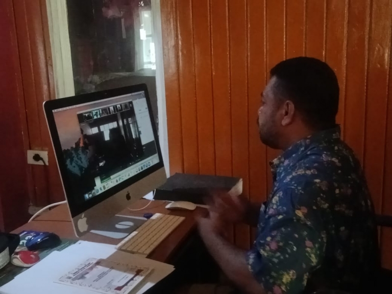 Dr. Filep Wamafma, SH.,M.Hum saat mengikuti rapat kerja Komite I DPD RI bersama Menkopolhukam Mahfud MD, Jum'at (8/5/2020)