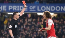 David Luiz diberikan kartu merah oleh wasit 