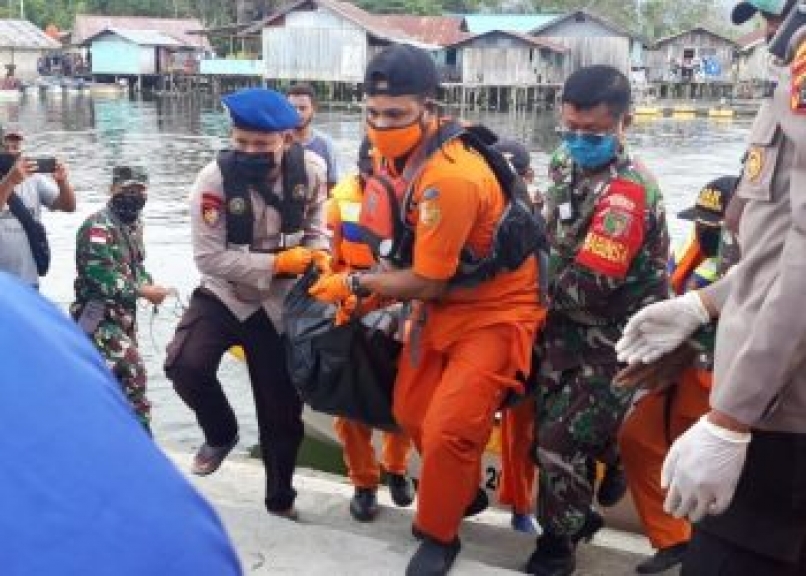 Jenazah Joice Lin (40) Pilot MAF yang jatuh di Danau Sentani ditemukan Tim Basarnas pada Selasa, 12 Mei 2020