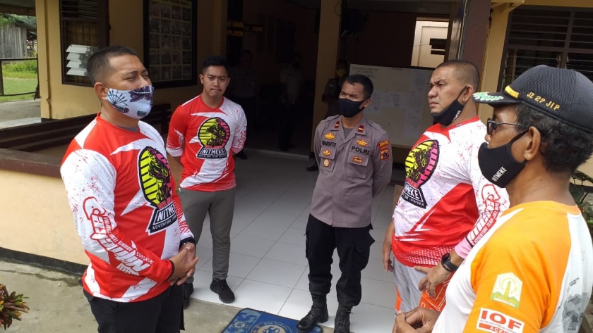 Kunjungan kerja Kapolres Jayapura beserta rombongan IOF dan RAPI ke Kampung Tarfia Distrik Demta Kab. Jayapura. Rabu, 27/05 siang.