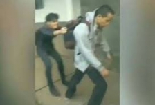 Mahasiswa berkebutuhan khusus berinisial MF saat mengalami perundungan di salah satu kampus di Depok, Jawa Barat.