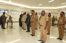 Gubernur lantik pejabat Kesbangpol Pemprov Papua Barat sesuai protokol kesehatan Covid-19, Selasa (9/6)