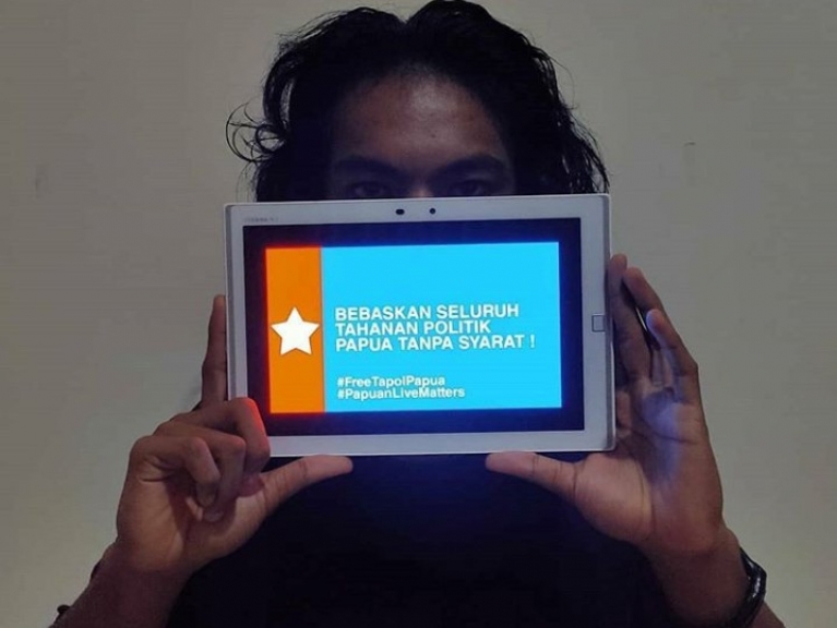 Salah satu pemuda mengunggah kampanye #Papuanlivesmatters di Instagram
