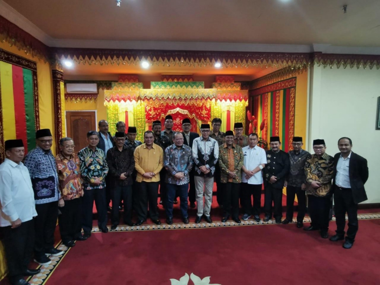 Ketua DPD RI bersama Rombongan saat Berkunjung ke Ace (Pemberitaan DPD.RI)