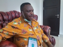 Ketua DPR Papua Barat, Orgenes Wonggor