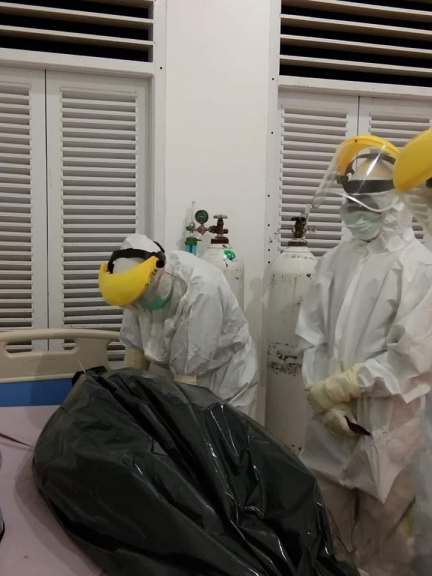 Prosesi pemakaman almarhuma HK sesuai protokol kesehatan Covid-19