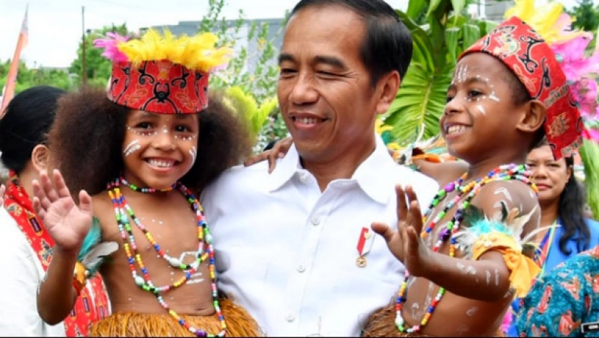 Jokowi dan anak Papua (Foto/ Ist)