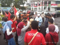 Demonstrasi di Kantor Walikota Ternate, Rabu (10/3/2021). [Foto: Jaga Papua/ AS]