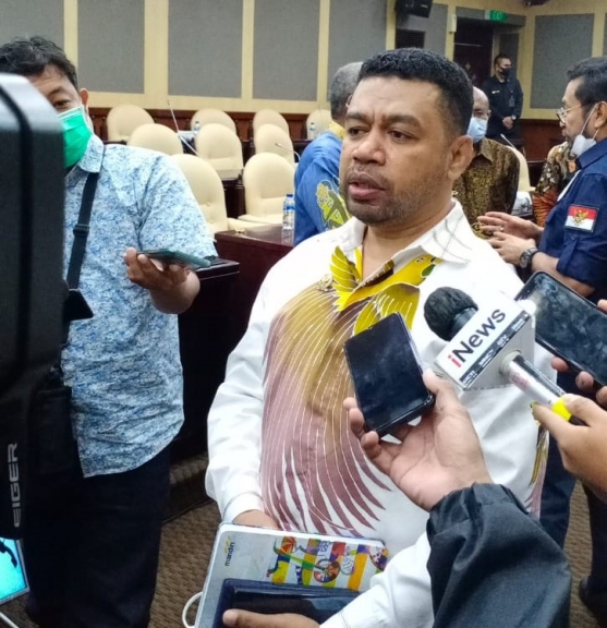 Senator Papua Barat, Dr. Filep Wamafma 