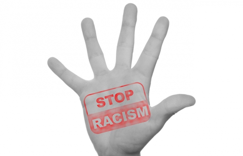 Ilustrasi stop rasisme. [Foto: Pixabay/Tumisu]