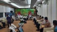 Ketua BAP DPD RI Bambang Sutrisno saat Rapat Audiensi dengan Menteri Agraria dan Tata Ruang/Badan Pertanahan Nasional (ATR/BPN) Sofyan Djalil, Jakarta, Jumat (26/3).  [Foto: Dok. DPD RI]