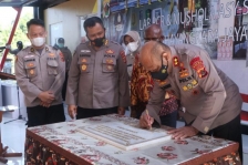 Peresmian Laboratorium PCR Rumah Sakit Bhayangkara Tk. III Jayapura Papua dan Mushola As-Syifa oleh Kapolda Papua Irjen Pol Mathius D. Fakhiri, S.IK, Kamis (25/03). [Foto: Humas Polri]
