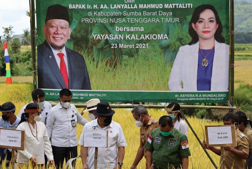 DPD RI, AA LaNyalla Mahmud Mattalitti saat berada di Sumba Barat Daya, NTT (23/3/2021). [Foto: DPD RI]