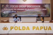 Focus Group Discussion (FGD) Kajian Jangka Panjang Tentang Mencari Solusi Komprehensif bagi Penyelesaian Masalah di Papua Bertempat di Aula Rupatama Polda Papua , Selasa (30/03/2021). [Foto: Humas Polda Papua]