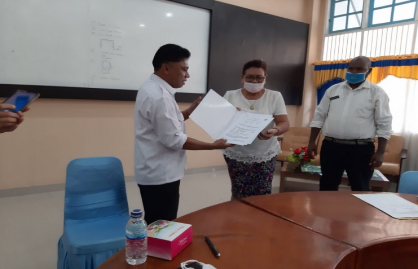 penandatanganan kerjasama DPPAD dengan Tangata Language House di Kota Jayapura, Rabu (31/3/2021). [Foto: Pemprov Papua]