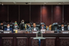 Anggota DPD RI mengadakan sidang paripurna pada Jumat, (9/4/21). [Foto: DPD RI]