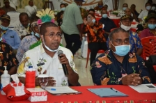 Bupati Biak Numfor Herry Ario Naap, S.Si., M.Pd. [Foto: Humas Pro_Biak]