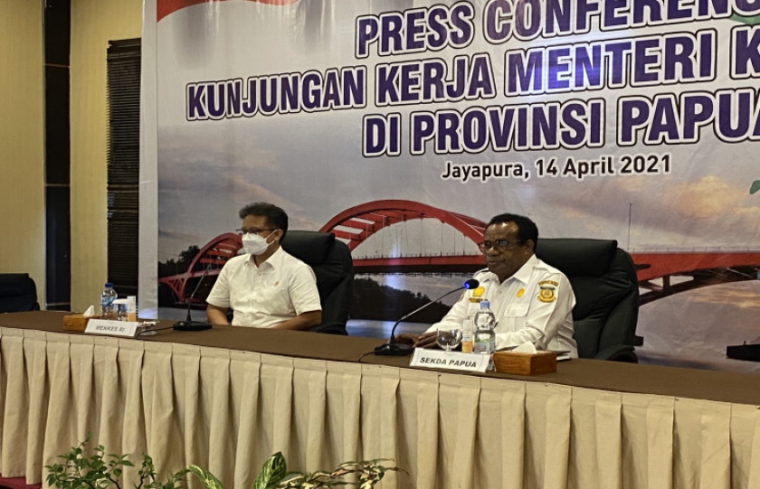 Menkes Budi Gunadi Sadikin saat pertemuan di Jayapura, Rabu (14/4). [Foto: Dok Pemprov Papua]