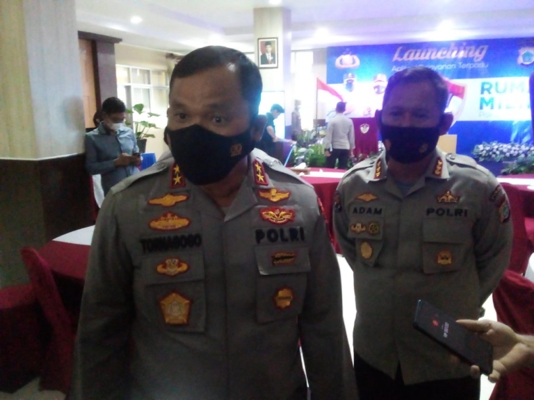 Kapolda Papua Barat, Irjen Pol Tornagogo Sihombing meluncurkan aplikasi pelayanan terpadu Rumah Miliku pada Senin (19/4). [Foto: JP/Rolly]