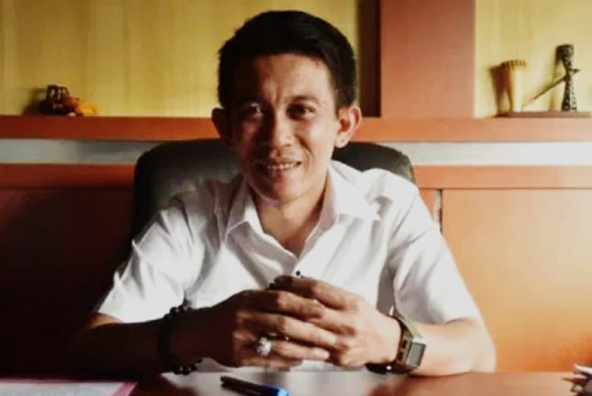 Kadis Dinas PUPR Kota Ternate, Risval Tri Budiyanto. [Foto: poskomalut.com]