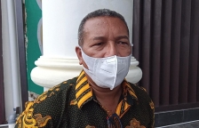 Kepala Disperindag Papua barat, George Yarangga. [Foto: JP/Rolly]