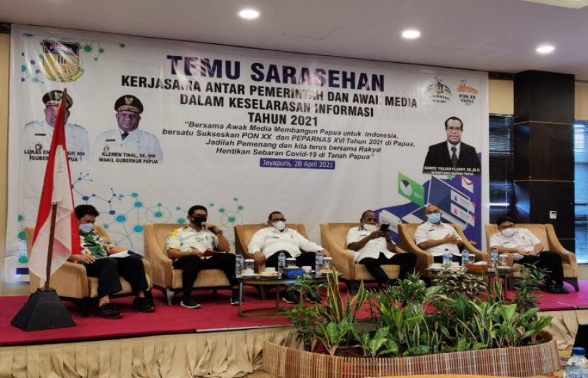 Sarasehan keselarasan informasi bersama awak media di Jayapura, Rabu (28/4/2021). [Foto: Pemprov Papua]