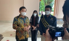 Stafsus Billy Mambrasar dan Menteri PPN/Kepala Bappenas Suharso Monoarfa. [Foto: Dokumentasi Stafsus Billy Mamrasar]