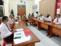 Mediasi kasus pencemaran nama baik Bupati Merauke. [Foto: Humas Polri]