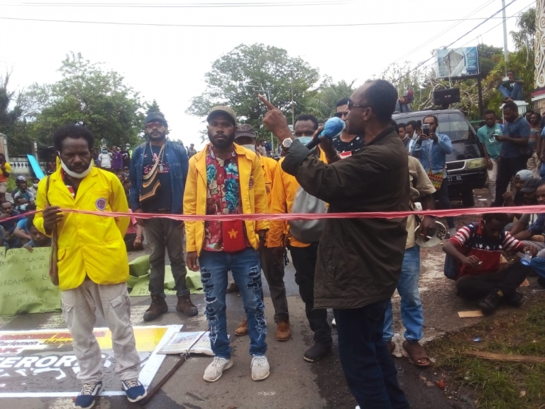 Parjal Papua Barat: Label Teroris Tak Selesaikan Persoalan Papua. [Foto: JP/Rolly]