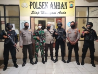 TNI/Polri Adakan Patroli Malam di Manokwari. [Foto: JP/Rolly]